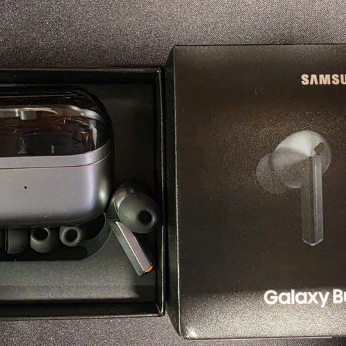 Samsung Galaxy Buds 3 Pro like new earbuds with warranty