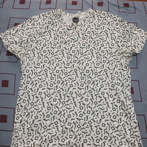 Men's t-shirt with pattern XL used, white