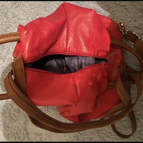 Women's backpack bag like new, red, versatile straps