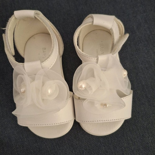 Babywalker baptism shoes size 19 like new