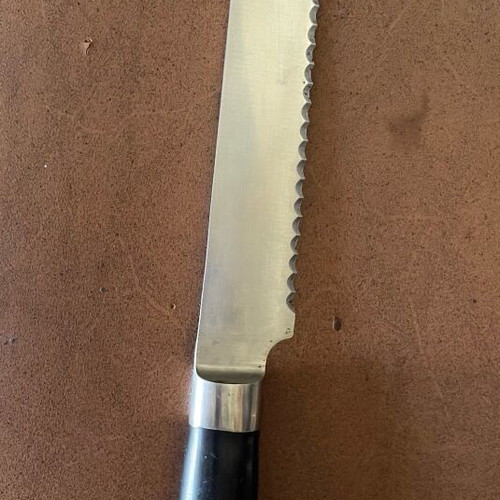 Bread knife like new, sturdy