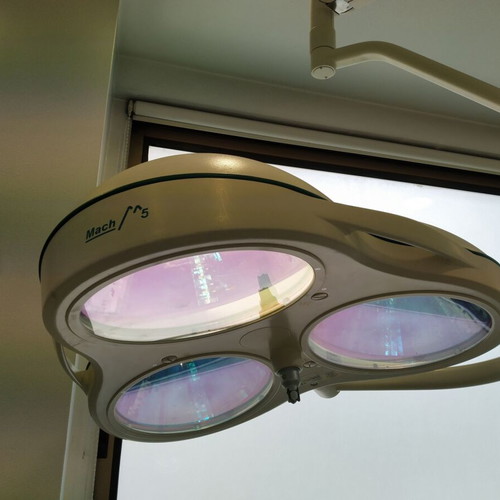 Dr. Mach 5 Surgical Light like new
