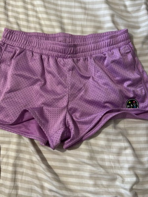 Maui & Sons sports shorts large like new, purple