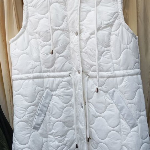 Yookie sleeveless jacket new, white with detachable hood