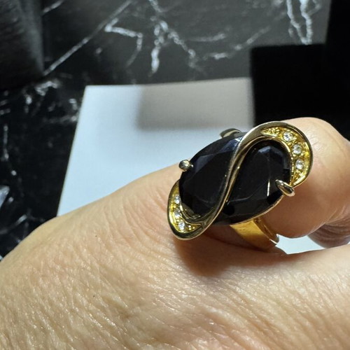 Ring with black stone and rhinestones