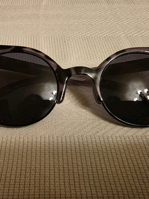 Vans sunglasses like new, black and purple