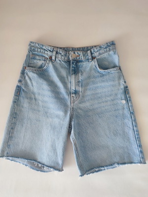 Zara high-waisted light blue denim shorts bermuda