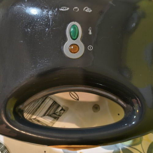 Philips sandwich toaster used 700W