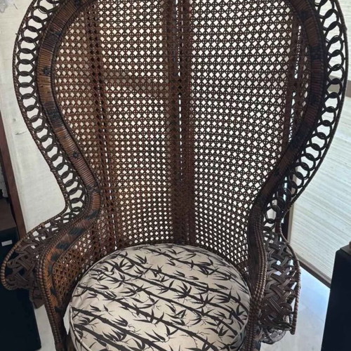 Peacock Bamboo Garden Armchair like new, vintage style