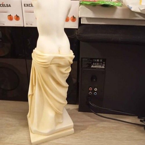 Aphrodite statuette 35 cm like new, alabaster
