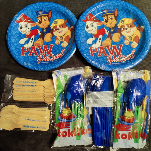 Paw Patrol party set new with plates and spoons