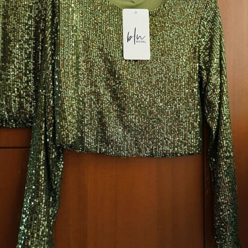 Set with shiny sequin design new, green