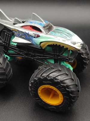 Hot Wheels Monster Truck Shark Wreak used