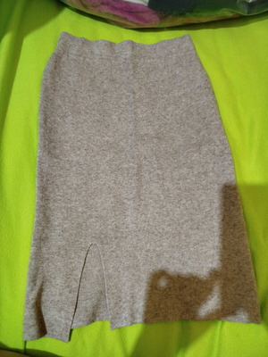 Midi skirt grey beige like new with elastic waist and small slit