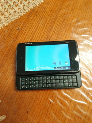 Nokia N900 Maemo Linux 32GB like new, black with physical keyboard