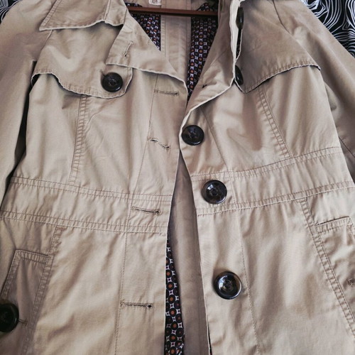 Beige trench coat with belt Pull & Bear like new