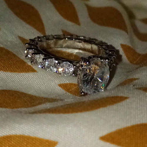 Ring with cubic zirconia new, size 11 unisex