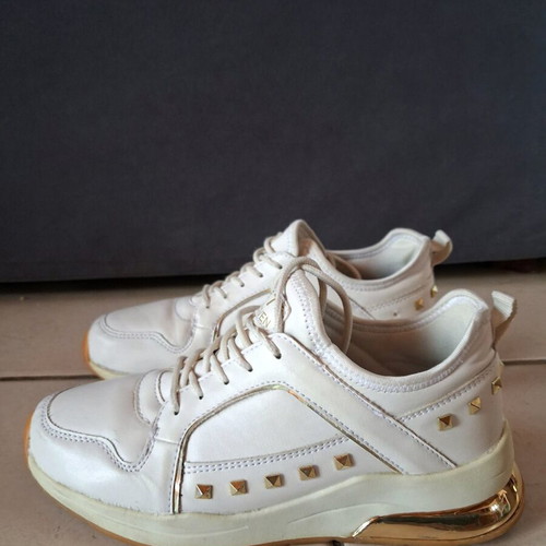 Seven sneakers used, size 37, white with gold details