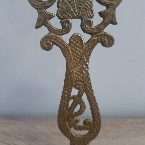 Bronze cross old, new in excellent condition
