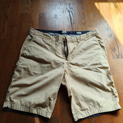 Pull & Bear yellow bermuda shorts like new W44