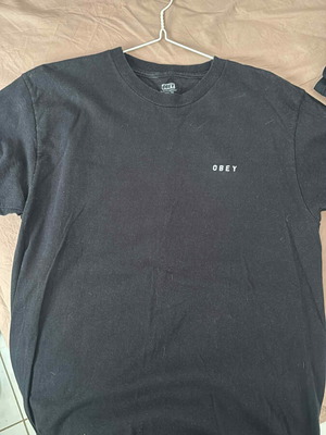 Obey T-shirt like new, size M, black