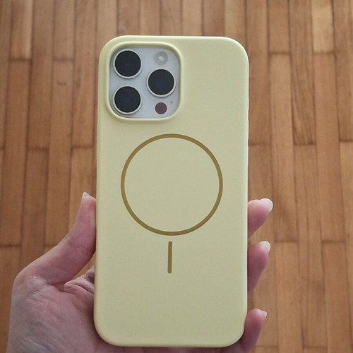 MagSafe Silicone Case for iPhone 16 Pro Max like new, light yellow