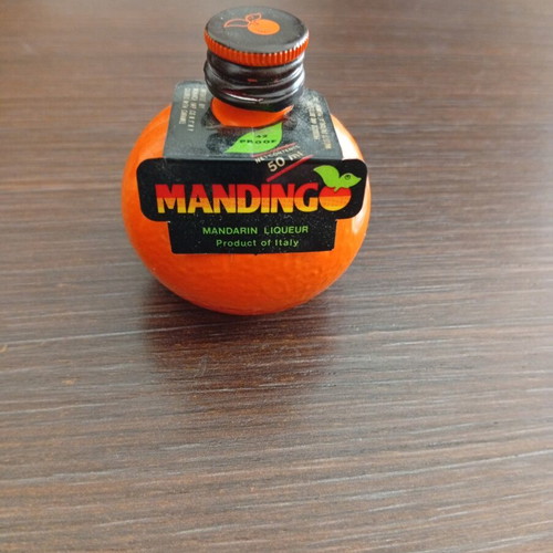 Mandingo Liqueur miniature sealed bottle mandarin Italian