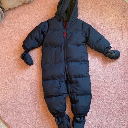 Gap snowsuit like new, dark blue with hood