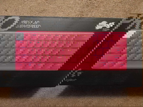 Logitech pro x 60 magenta ολοκαινουργιο, δεν εχει ανοιχτει ποτε