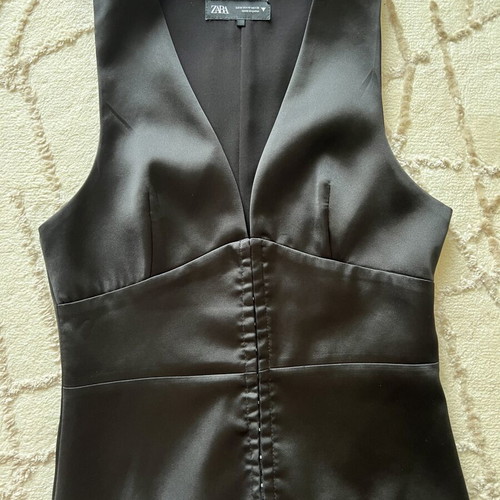 Zara satin top with cavadura sleeve like new, black, size M