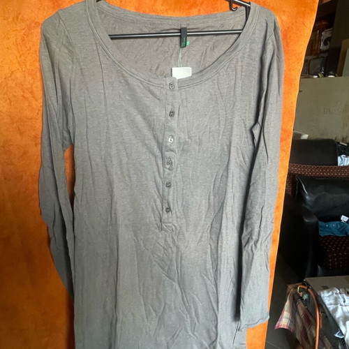 Branded women's long-sleeve blouse new, size Small