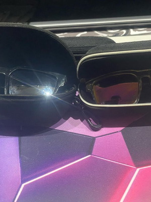 Γυαλιά ηλίου μεταχειρισμένα, σετ 2 με θήκες