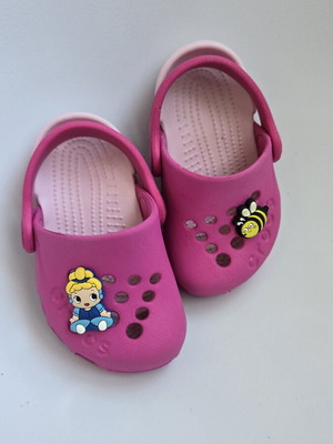 Crocs C4 size 19 like new