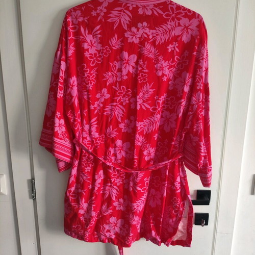 Stradivarius summer fuchsia kimono with Hawaiian pink flowers like new