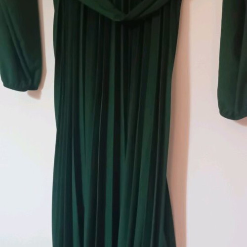 Green pleated dress size small like new