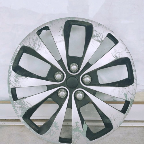 Ultimate Speed 14-inch hubcap used with scratches