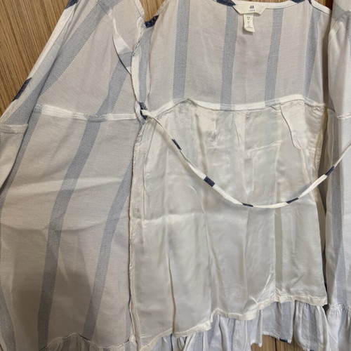 H&M summer dress like new, wrap with white and blue stripes, size S
