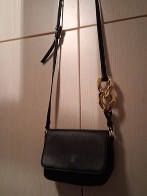 Shoulder bag like new, black with adjustable strap