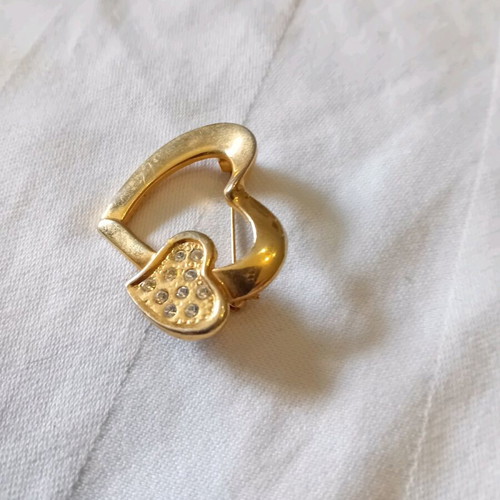 Pin used with rhinestones gold color