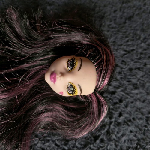 Creepateria Draculaura doll head Monster High g1 like new