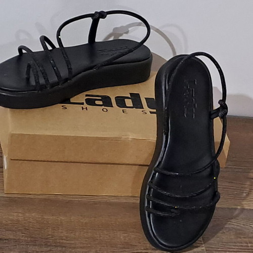 Lady Shoes Women's sandals new, size 38, black