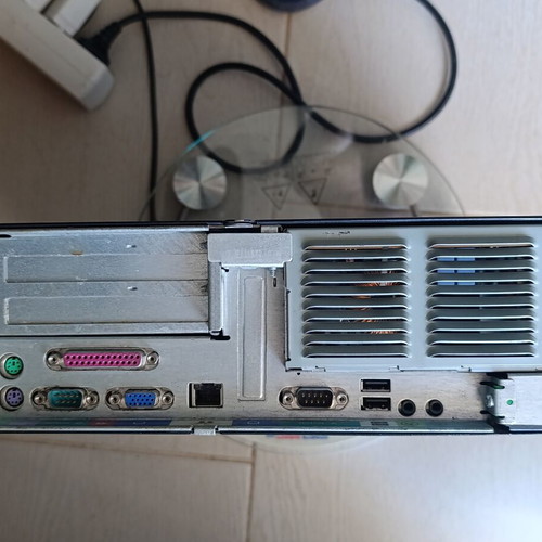 Compaq Evo D510 SFF retro PC used with built-in speakers