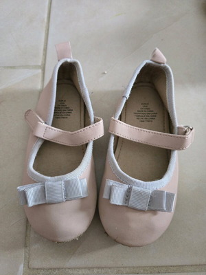 Baby shoes h&m no22 used