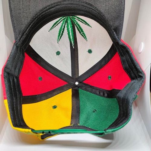 Snapback hat Rasta Reggae with embroidered leaf like new