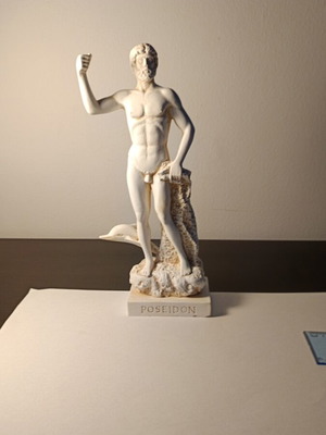 Poseidon statue like new flawless