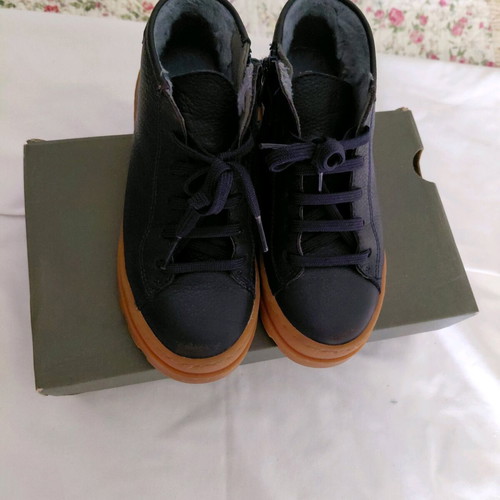 Camper boots for boys size 32 like new, blue