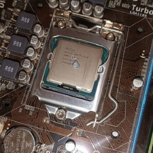 Used computer with Intel i3, 8GB RAM, 128GB SSD and 500GB HDD