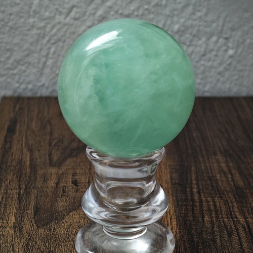 Fluorite sphere 580g, like new, 7cm diameter