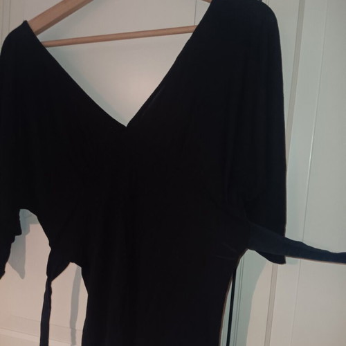 Stradivarius black short-sleeve blouse like new with embroidery