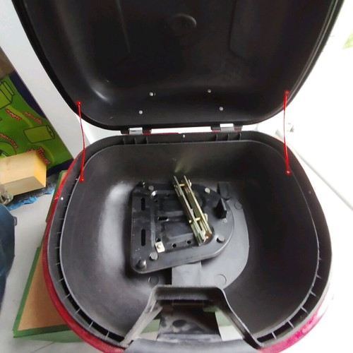 Catic Motorcycle Luggage Box like new with keys and mounting base